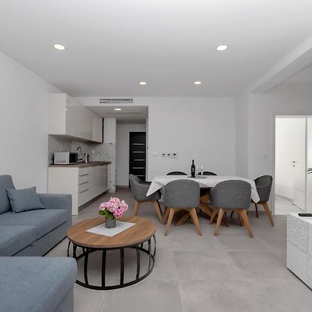 Central Beach Apartments Tučepi Dış mekan fotoğraf