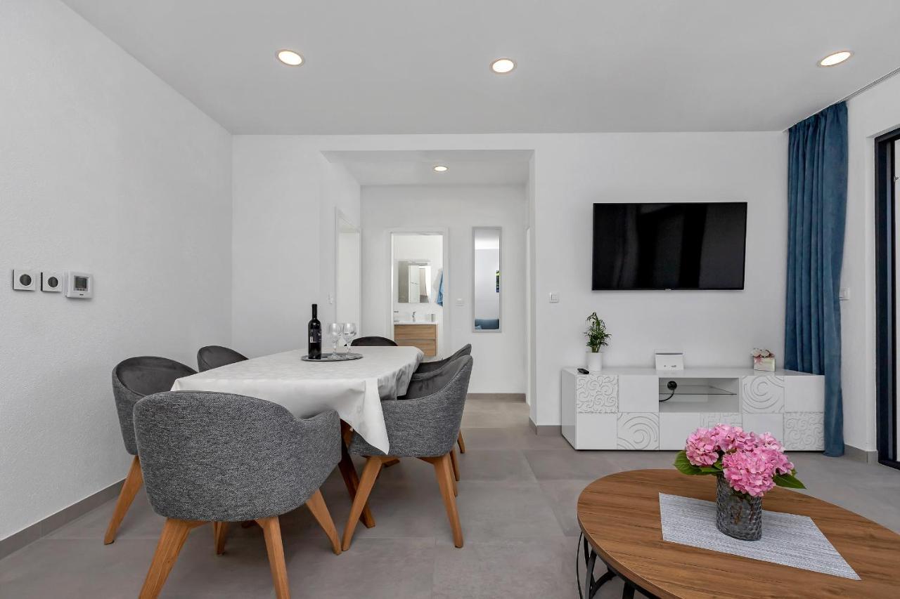 Central Beach Apartments Tučepi Dış mekan fotoğraf