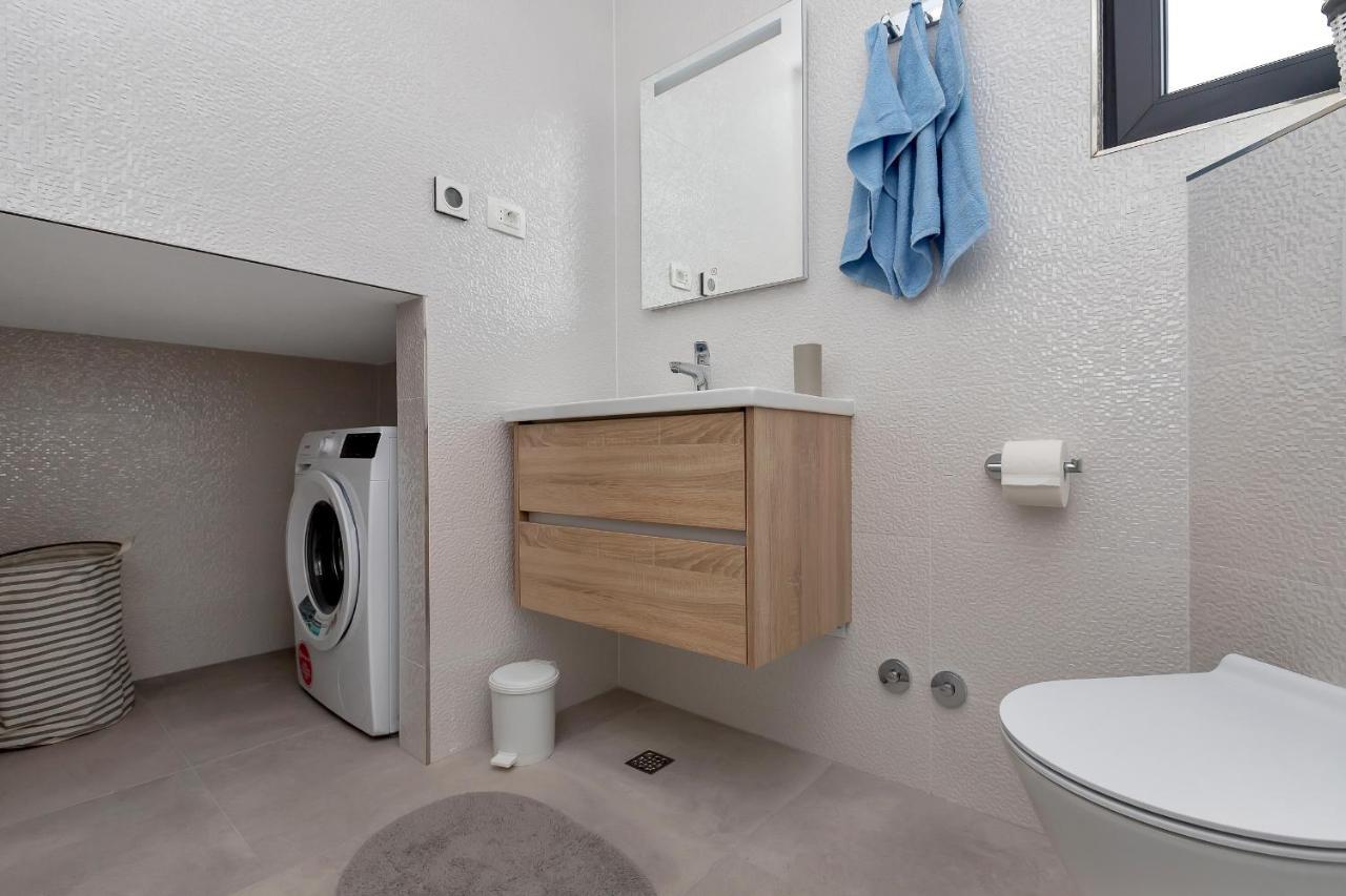Central Beach Apartments Tučepi Dış mekan fotoğraf