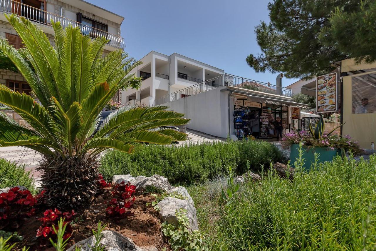 Central Beach Apartments Tučepi Dış mekan fotoğraf